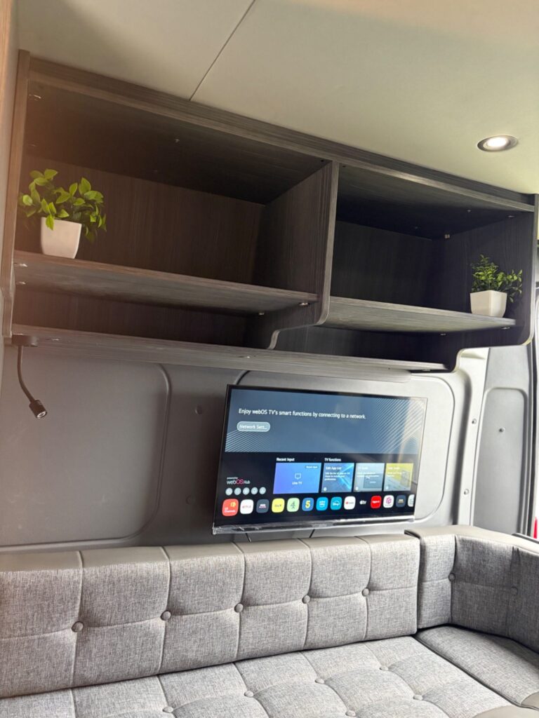 bossway-rear-lounge-tv